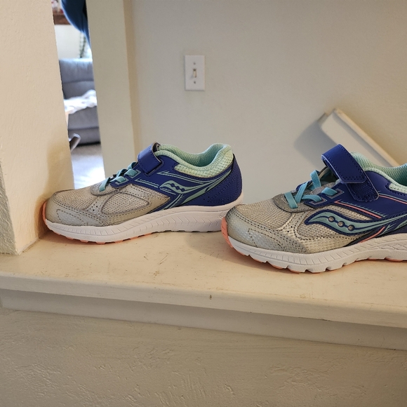NWOB Girls 👧 Saucony Cohesion 14 - Picture 2 of 7